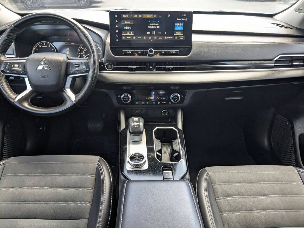 Thumbnail: 2025 Mitsubishi Outlander - 23