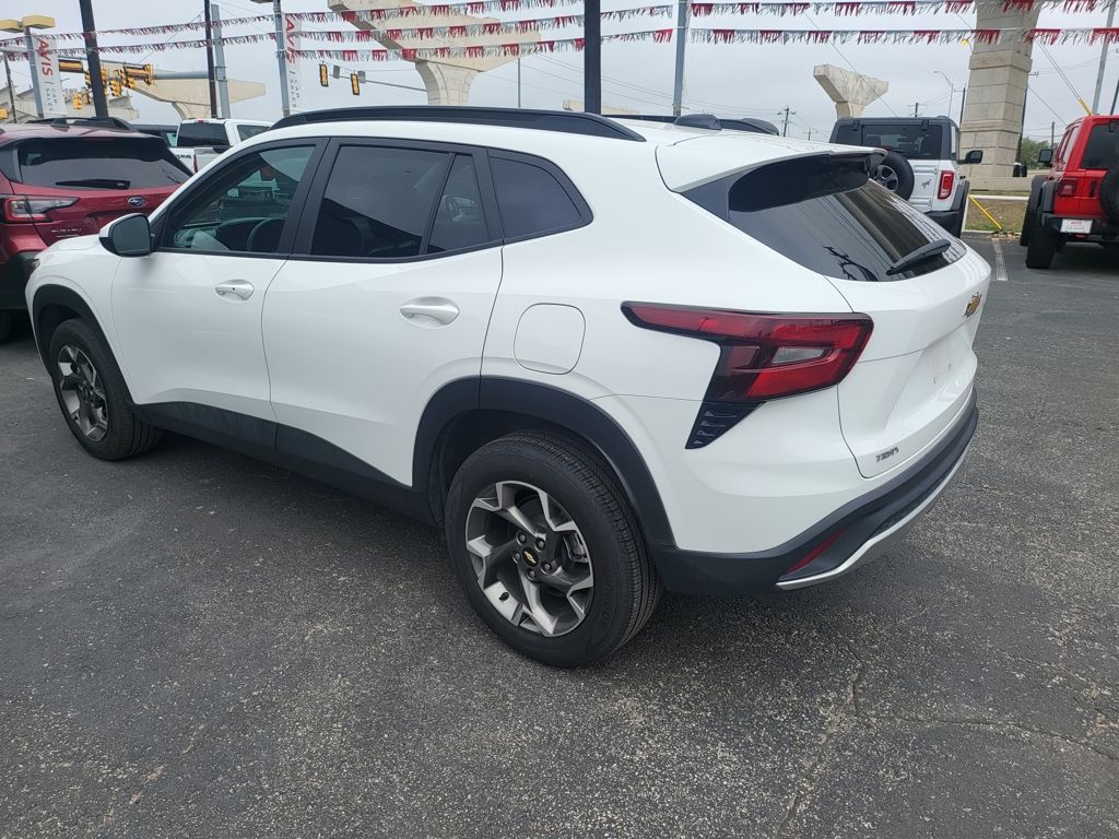 Thumbnail: 2025 Chevrolet Trax - 11