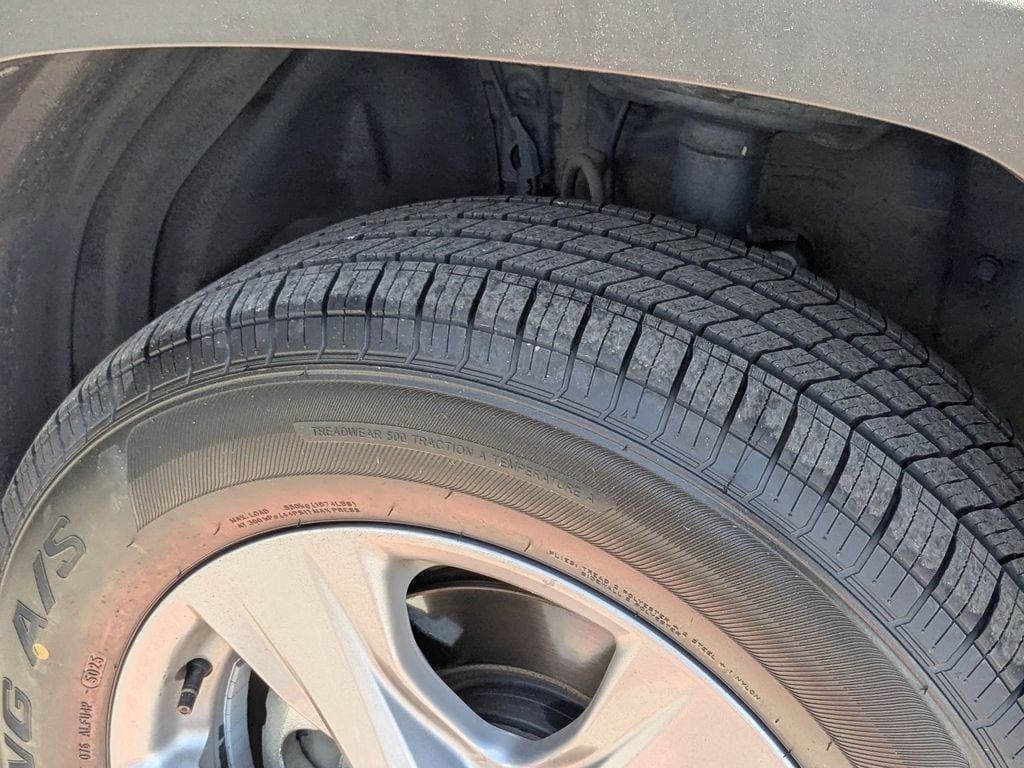 Thumbnail: 2025 Toyota RAV4 - 31