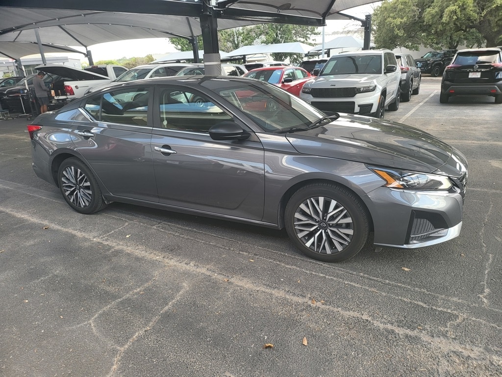Thumbnail: 2024 Nissan Altima - 5