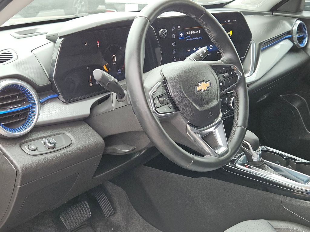 Thumbnail: 2025 Chevrolet Trax - 13