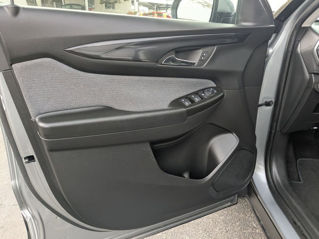 Thumbnail: 2025 Chevrolet TrailBlazer - 14