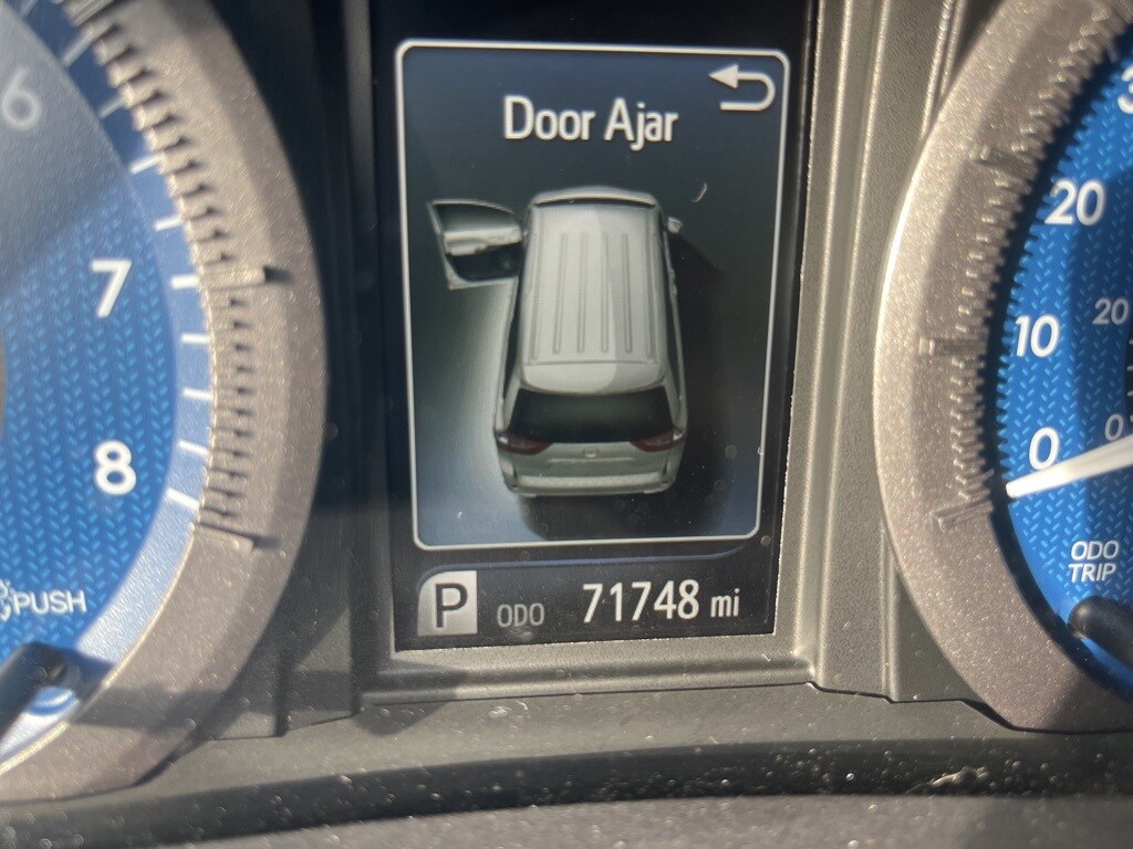 Used 2020 Toyota Sienna For Sale at AVIS Car Sales VIN 5TDKZ3DC1LS023745