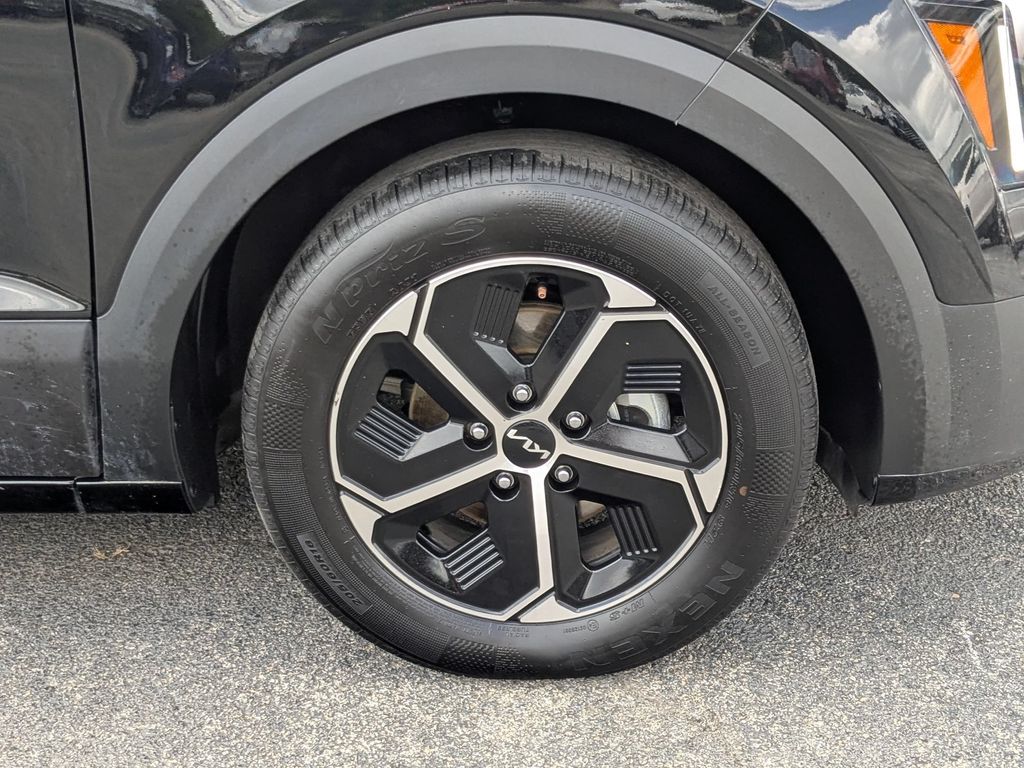 Thumbnail: 2025 Kia Niro - 27