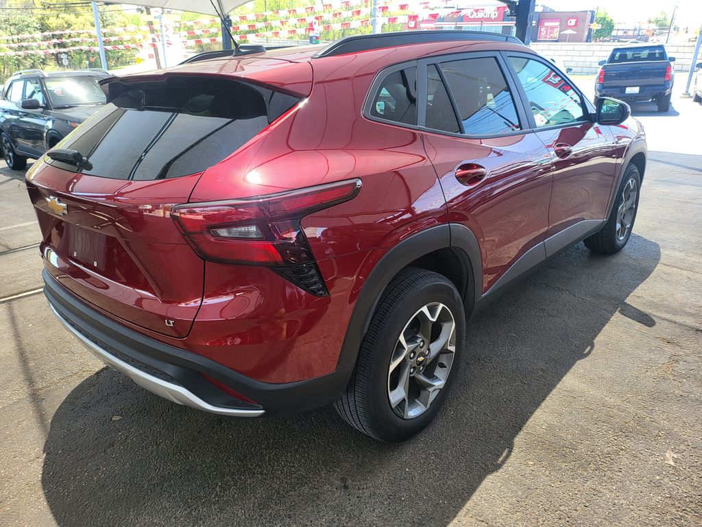 Thumbnail: 2025 Chevrolet Trax - 4