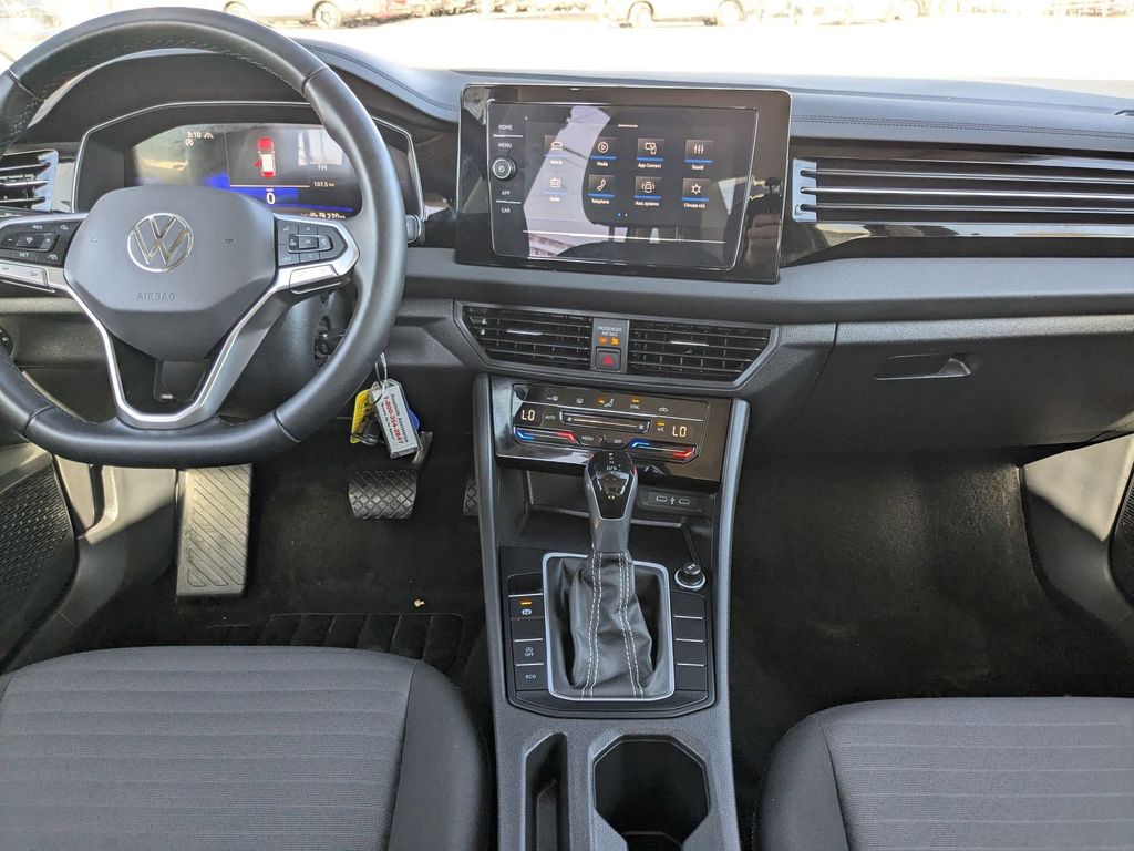 Thumbnail: 2025 Volkswagen Jetta - 26