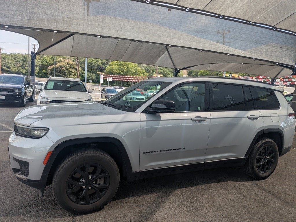 Thumbnail: 2024 Jeep Grand Cherokee L - 4
