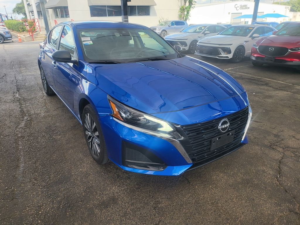 Thumbnail: 2025 Nissan Altima - 2