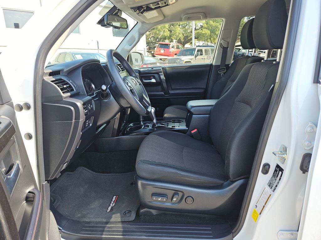 Thumbnail: 2024 Toyota 4Runner - 11