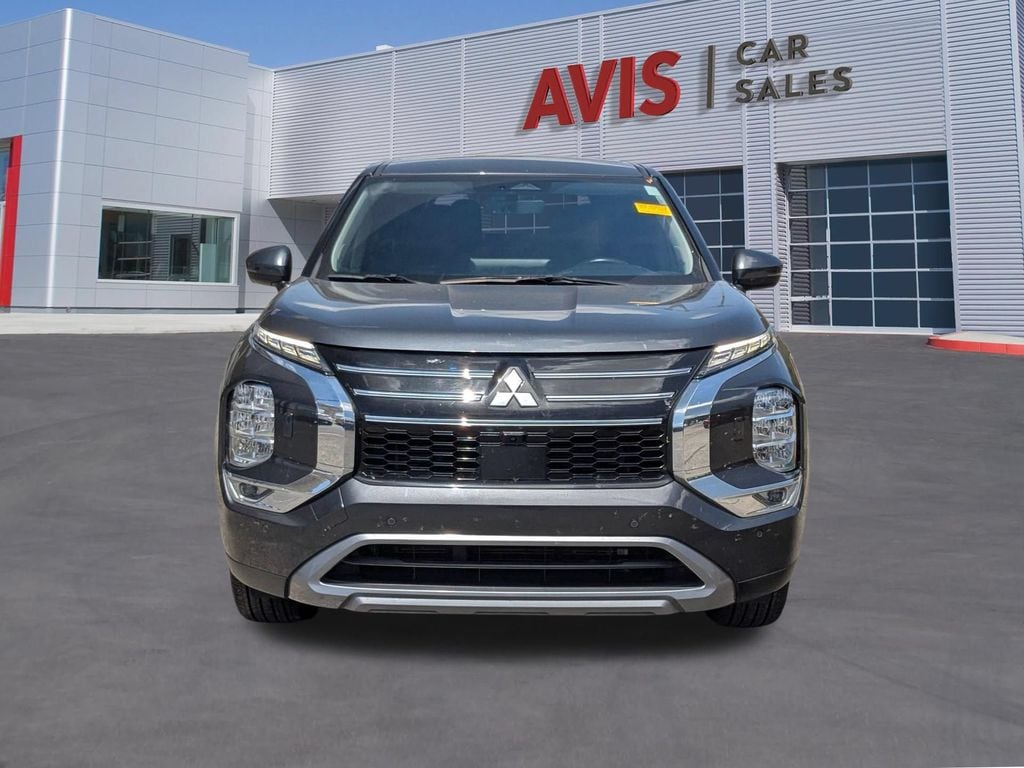 Thumbnail: 2025 Mitsubishi Outlander - 10