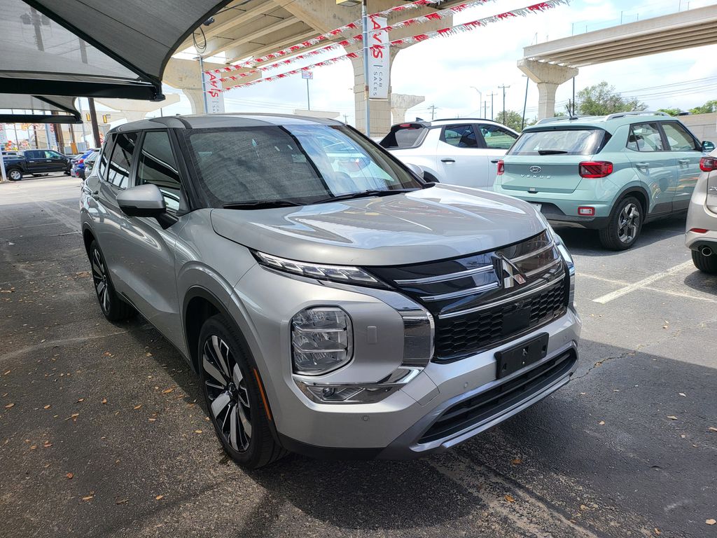 Thumbnail: 2025 Mitsubishi Outlander - 2