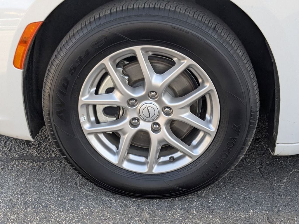 Thumbnail: 2025 Chrysler Pacifica - 27