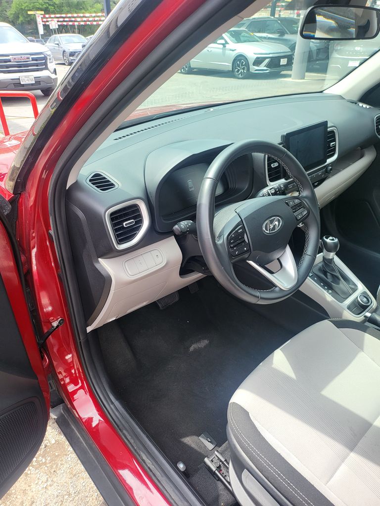 Thumbnail: 2025 Hyundai Venue - 3