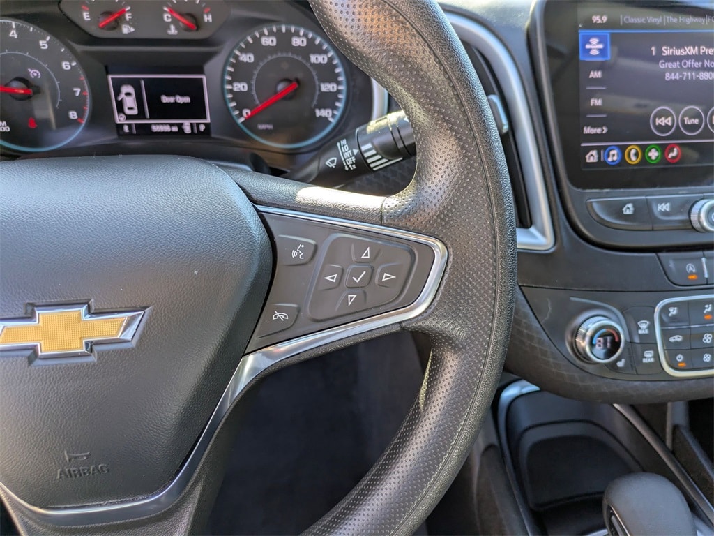 Thumbnail: 2023 Chevrolet Malibu - 18