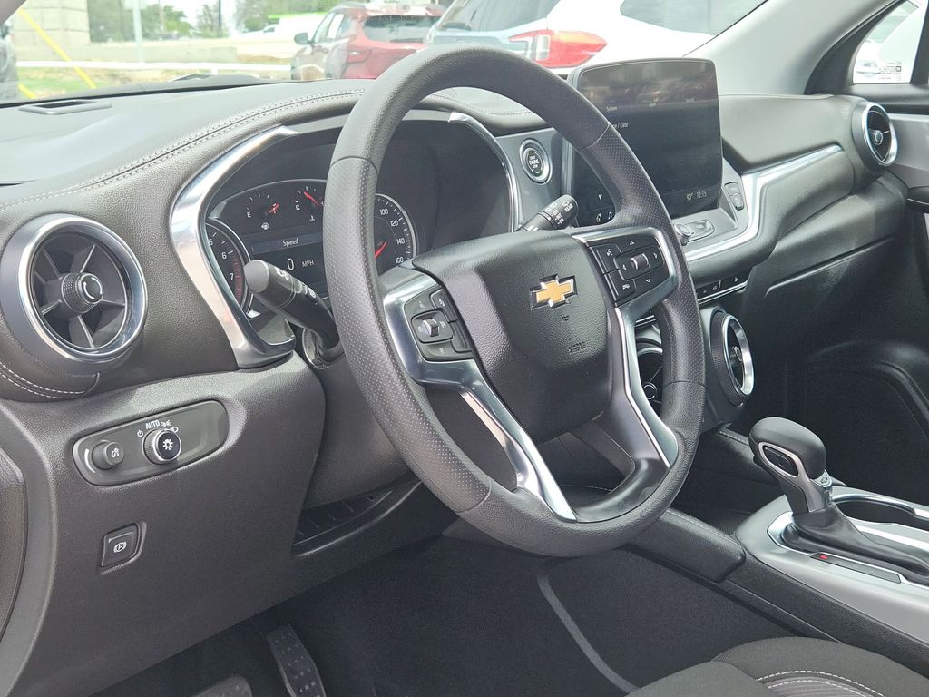 Thumbnail: 2025 Chevrolet Blazer - 13