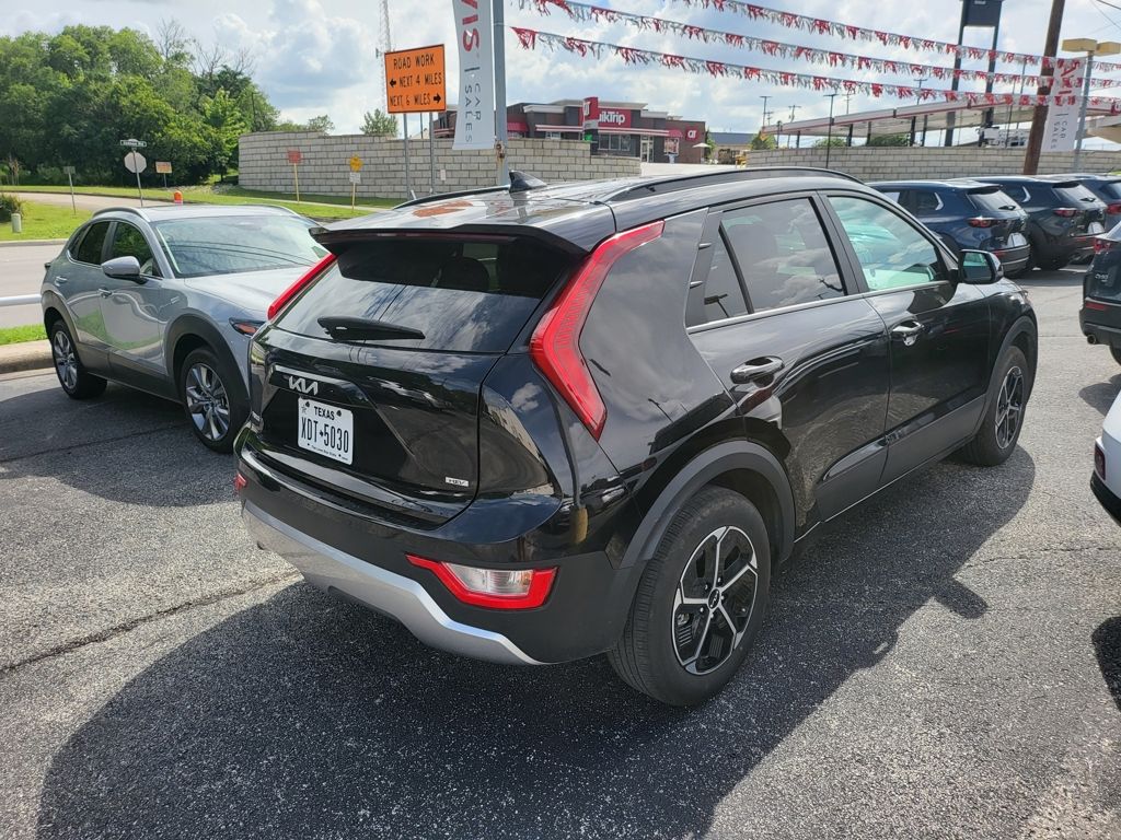 Thumbnail: 2025 Kia Niro - 8