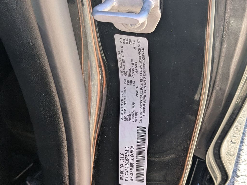 Thumbnail: 2025 Chrysler Pacifica - 32