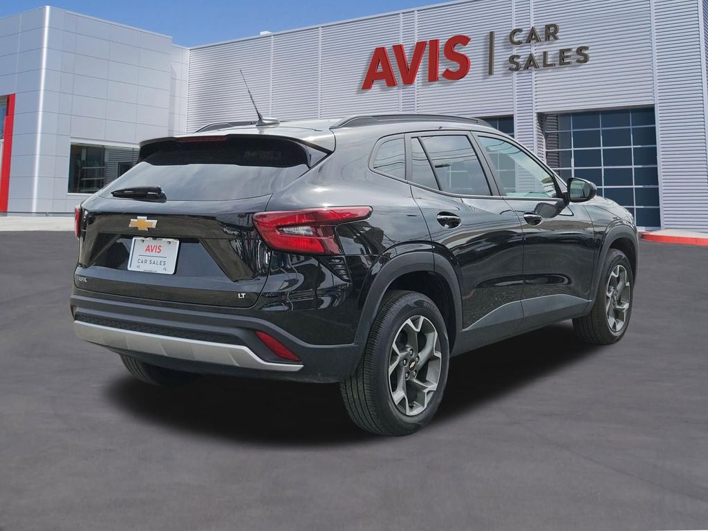 Thumbnail: 2025 Chevrolet Trax - 6