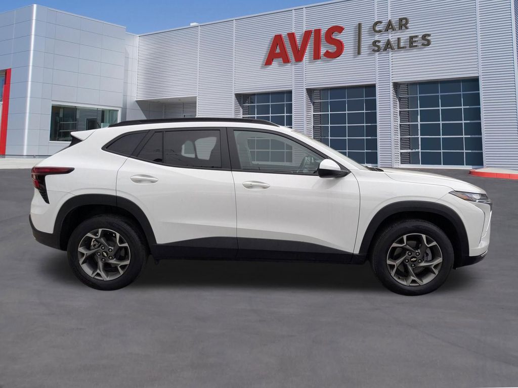 Thumbnail: 2025 Chevrolet Trax - 7