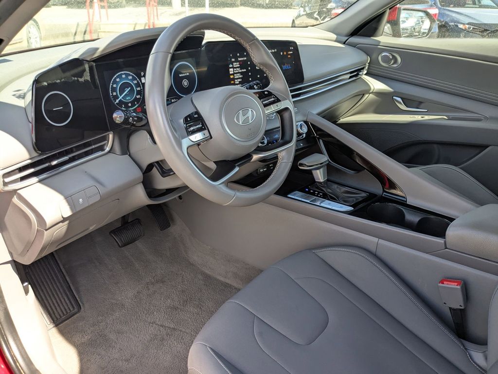 Thumbnail: 2025 Hyundai Elantra - 13
