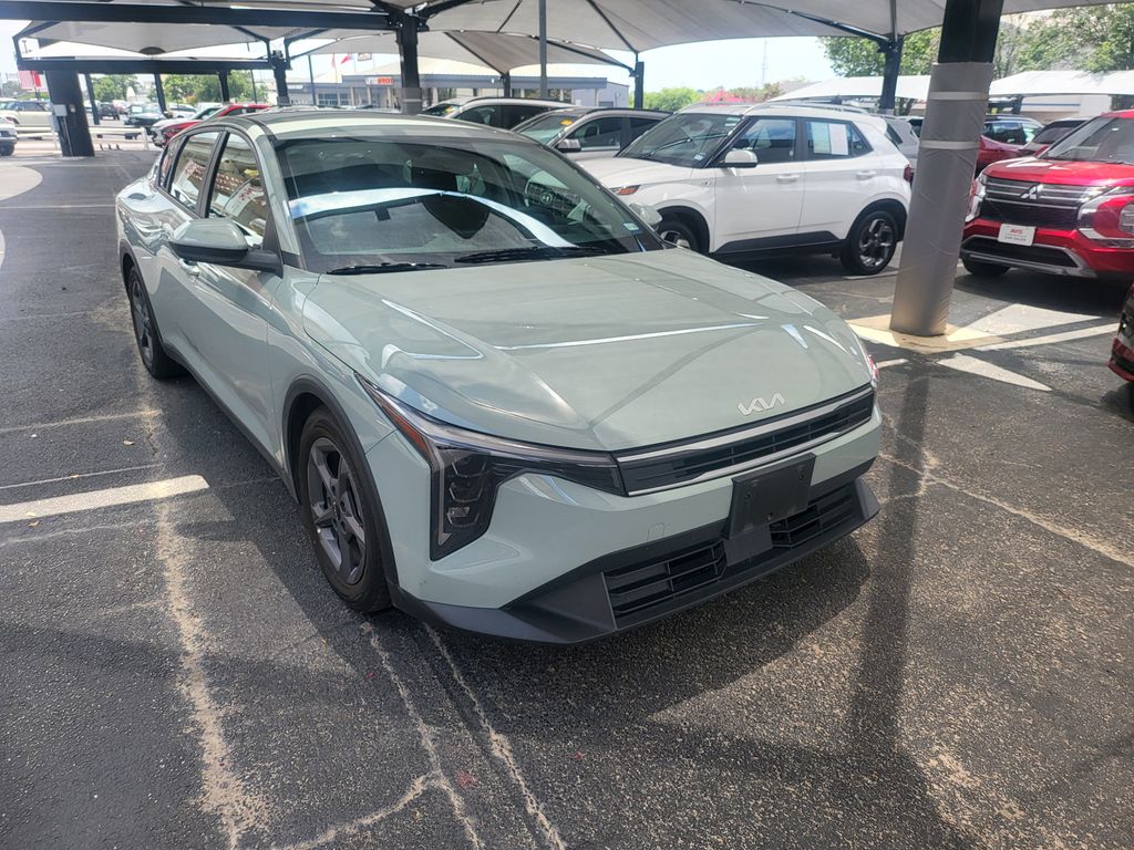 Thumbnail: 2025 Kia K4 - 2