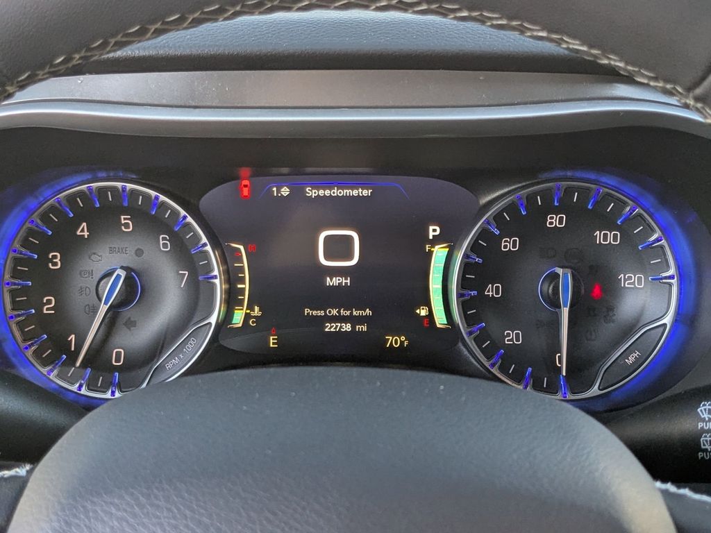 Thumbnail: 2025 Chrysler Pacifica - 18