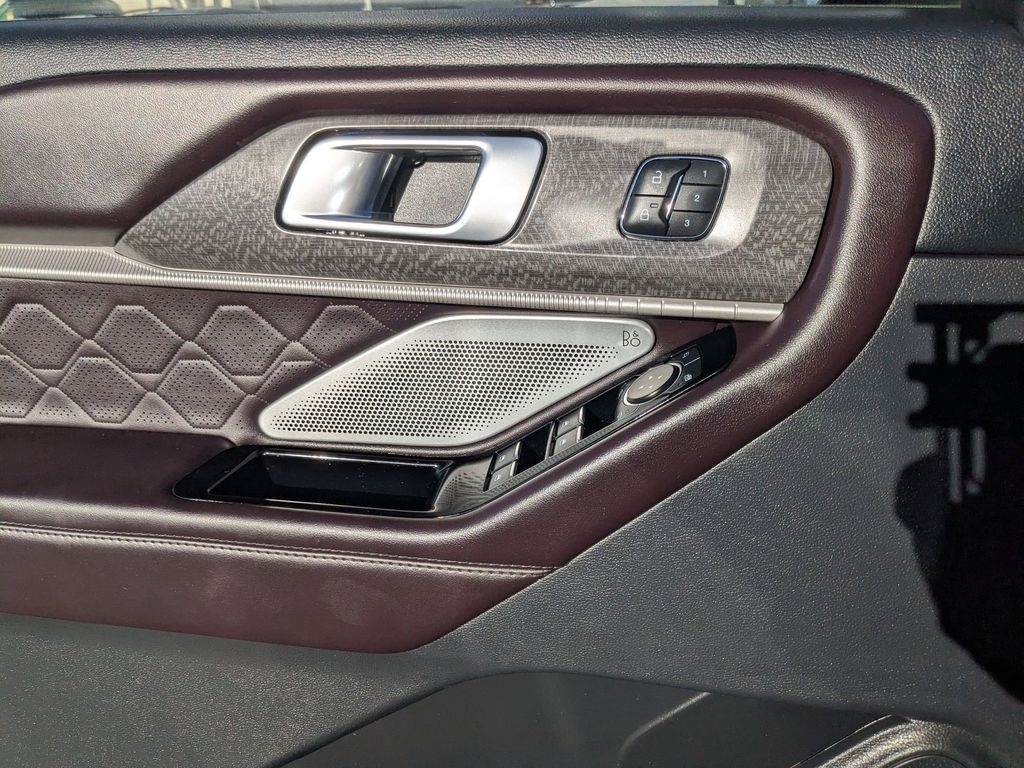 Thumbnail: 2025 Ford Explorer - 15