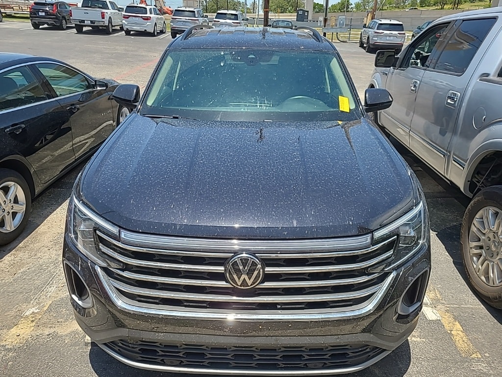 2024 Volkswagen Atlas SE 2