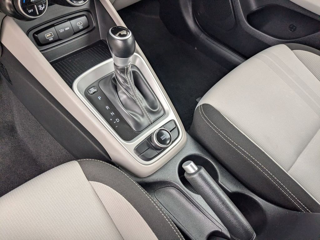 Thumbnail: 2025 Hyundai Venue - 23