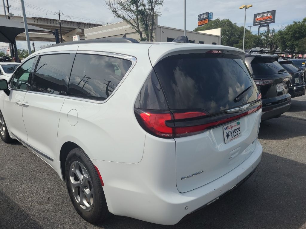Thumbnail: 2023 Chrysler Pacifica - 7
