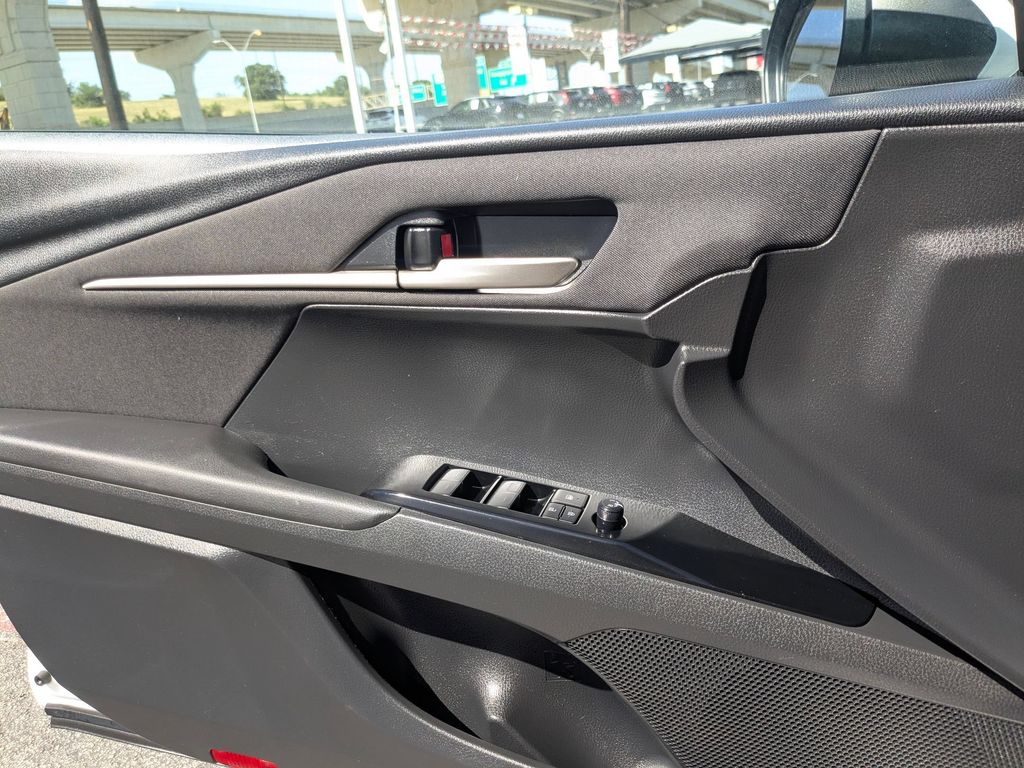 Thumbnail: 2025 Toyota Camry - 15