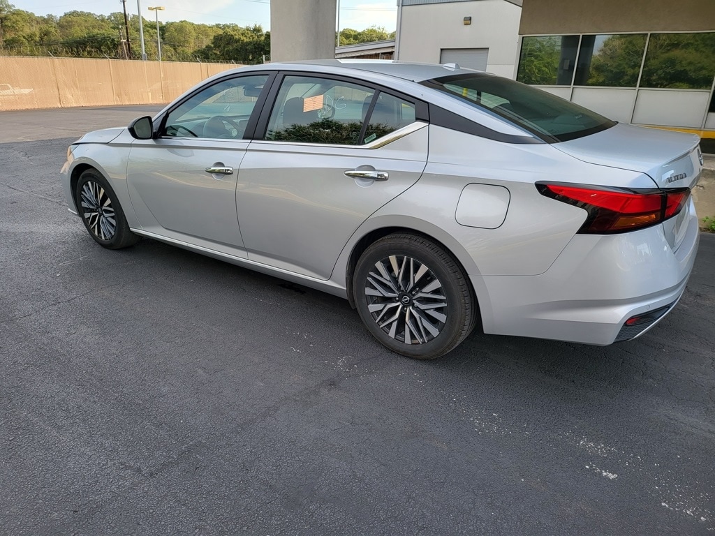 Thumbnail: 2024 Nissan Altima - 6