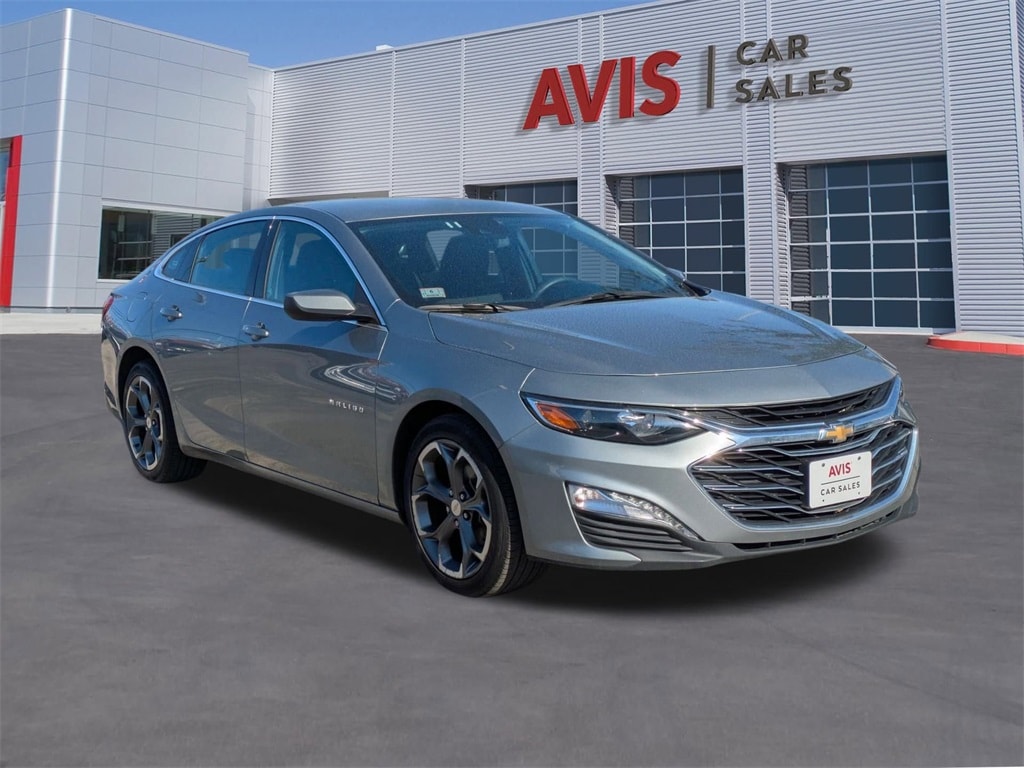 Thumbnail: 2023 Chevrolet Malibu - 3