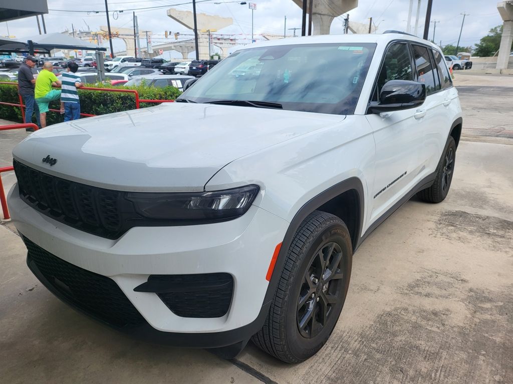 2025 Jeep Grand Cherokee Altitude 4x4's photo