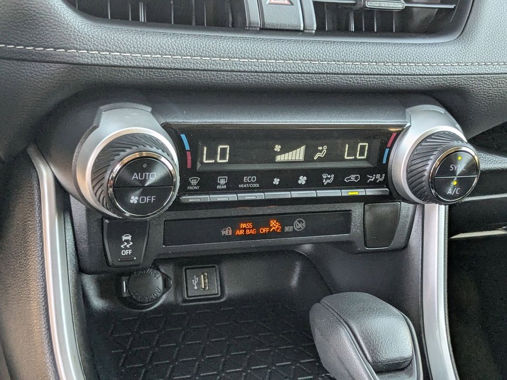 Thumbnail: 2025 Toyota RAV4 - 20