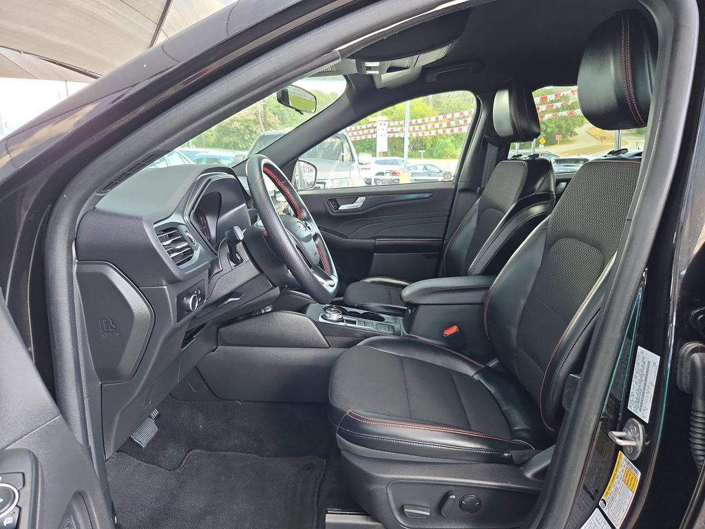 2025 Ford Escape ST-Line - Photo 11