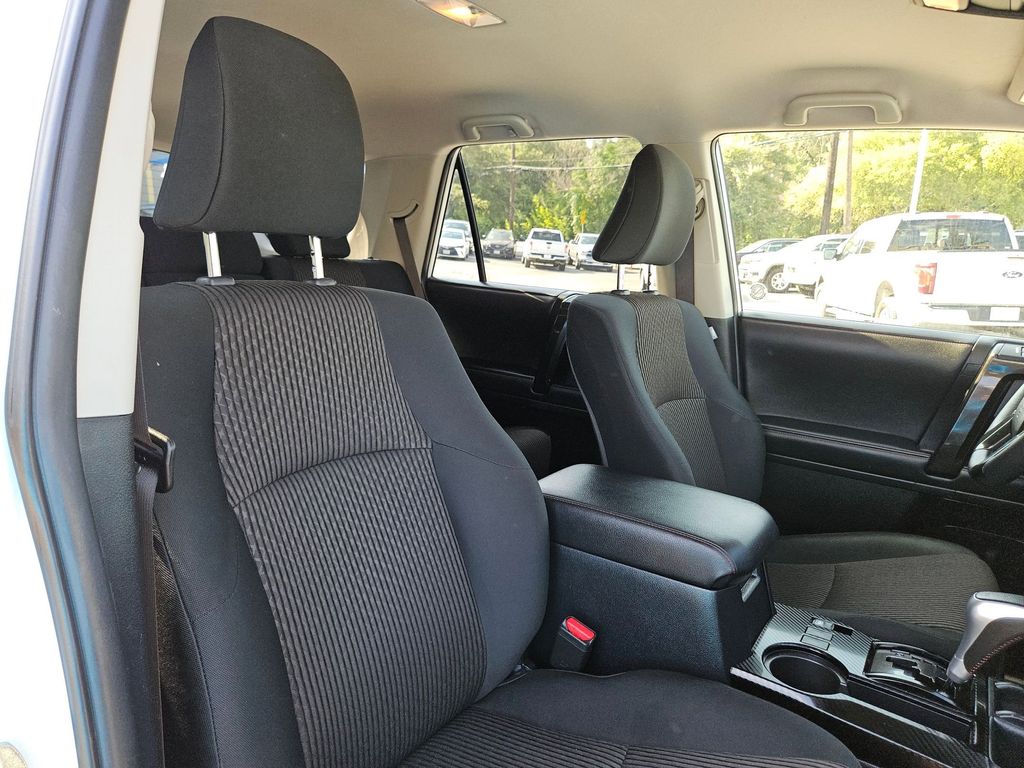 Thumbnail: 2024 Toyota 4Runner - 32