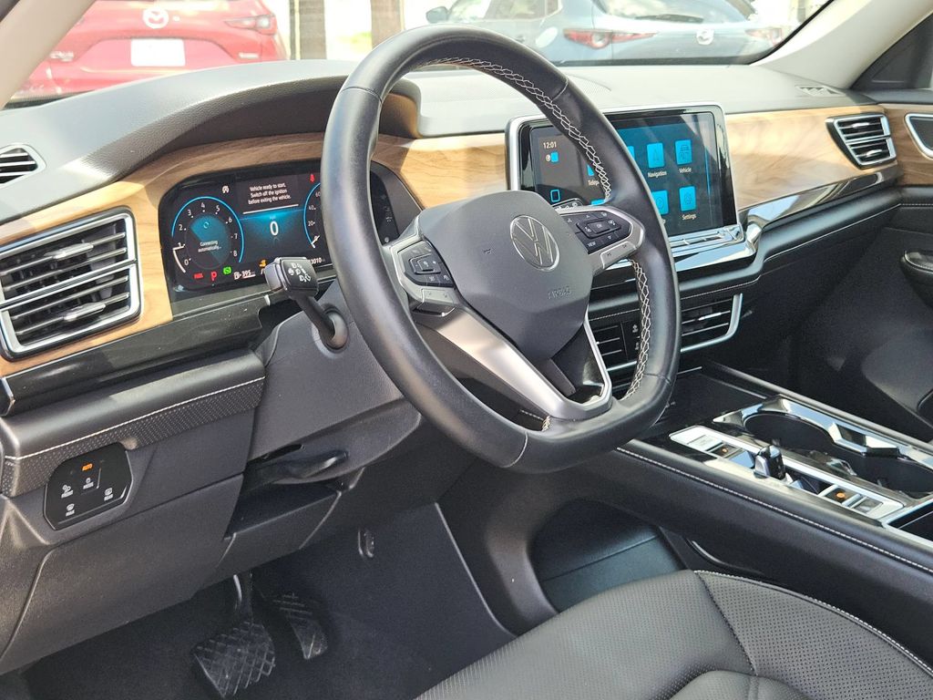 2025 Volkswagen Atlas SE w/Tech - Photo 13