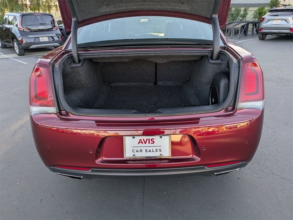 Thumbnail: 2023 Chrysler 300 - 31