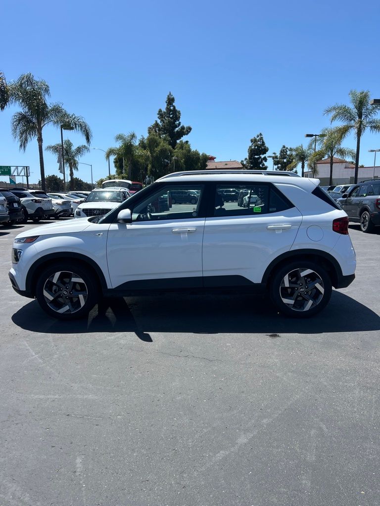 Thumbnail: 2025 Hyundai Venue - 9