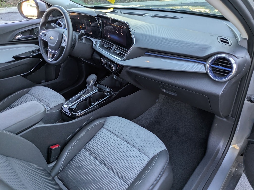 Thumbnail: 2025 Chevrolet Trax - 29