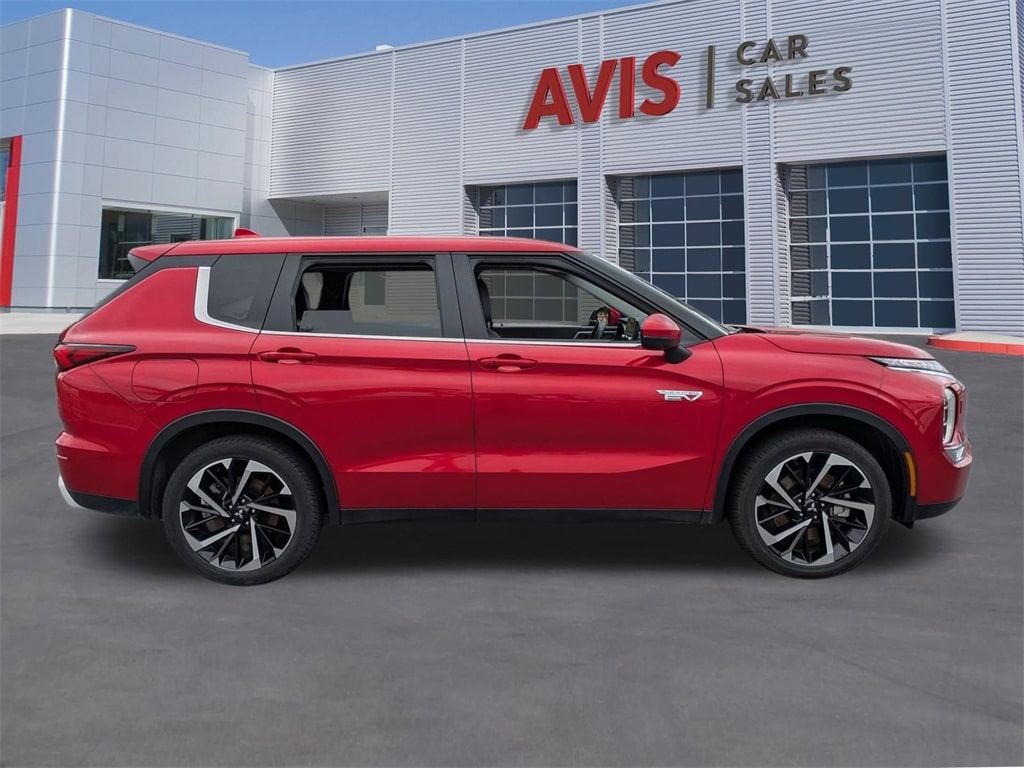 Thumbnail: 2023 Mitsubishi Outlander - 5