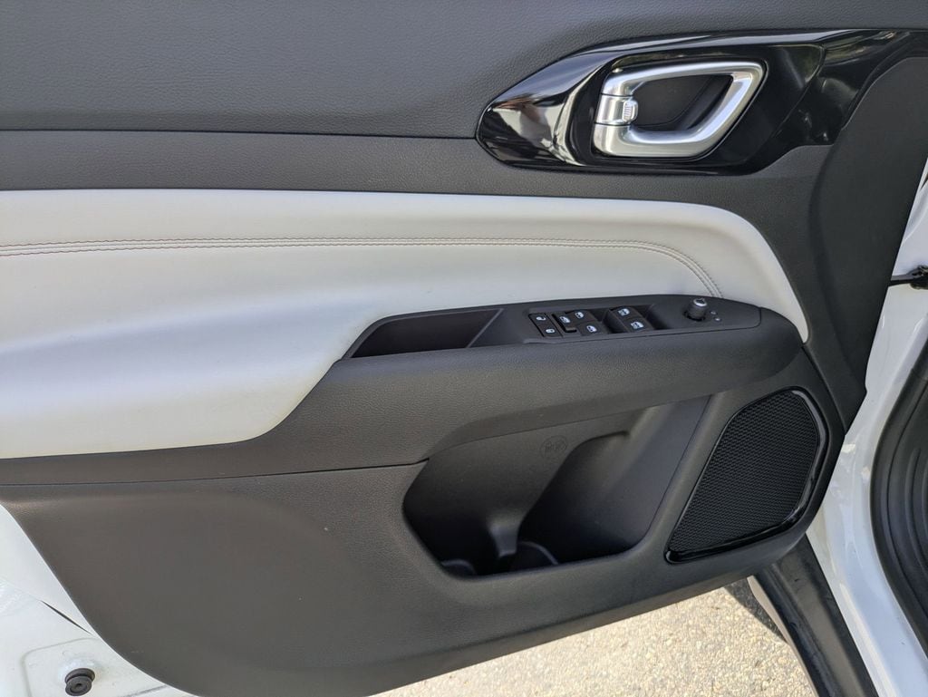 Thumbnail: 2025 Jeep Compass - 15