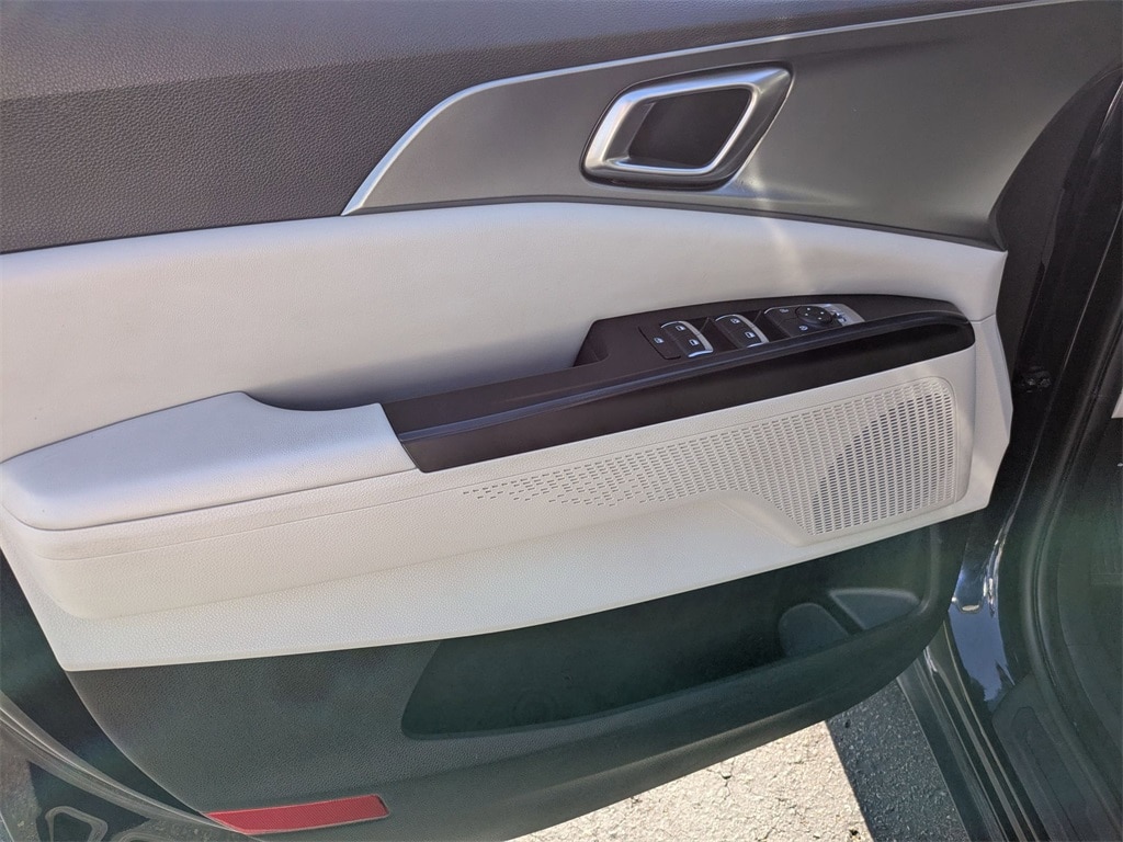 Thumbnail: 2024 Kia Carnival - 15