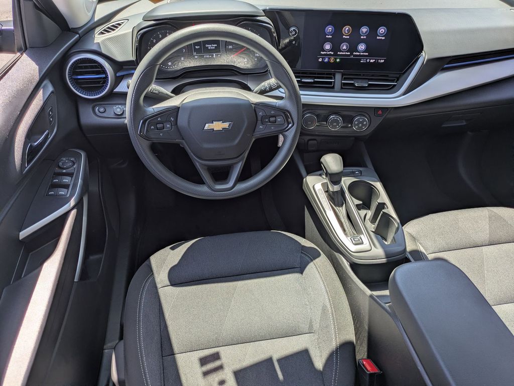 Thumbnail: 2025 Chevrolet Trax - 25