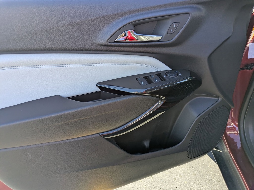 Thumbnail: 2025 Chevrolet Trax - 15