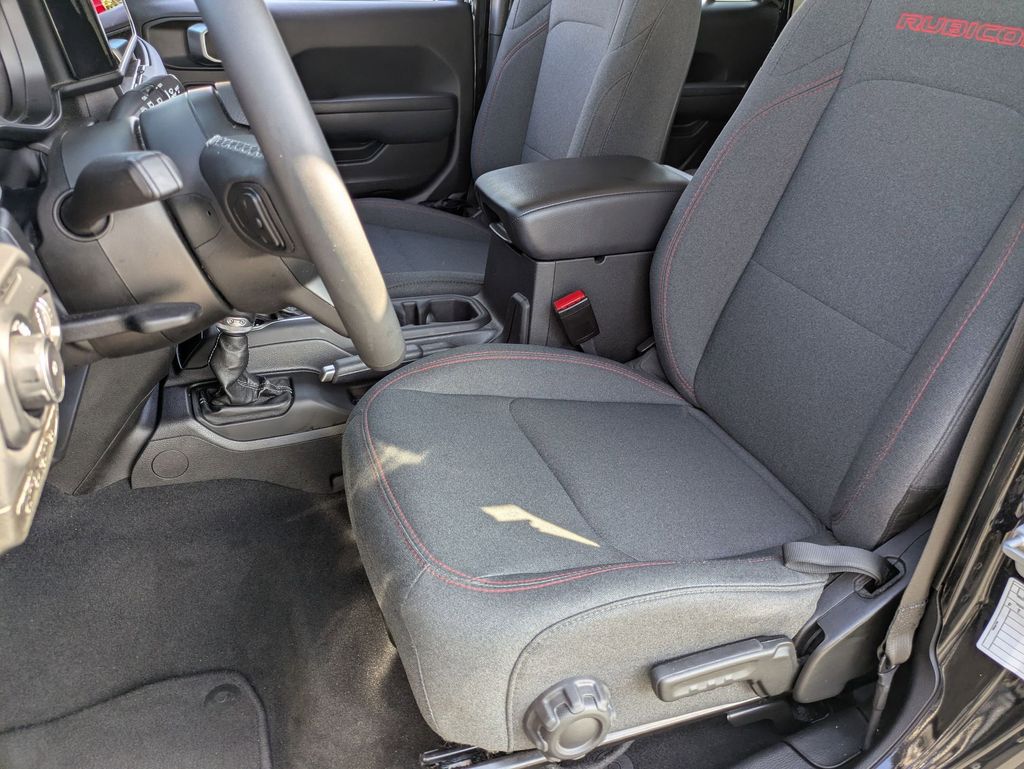 Thumbnail: 2025 Jeep Wrangler - 14