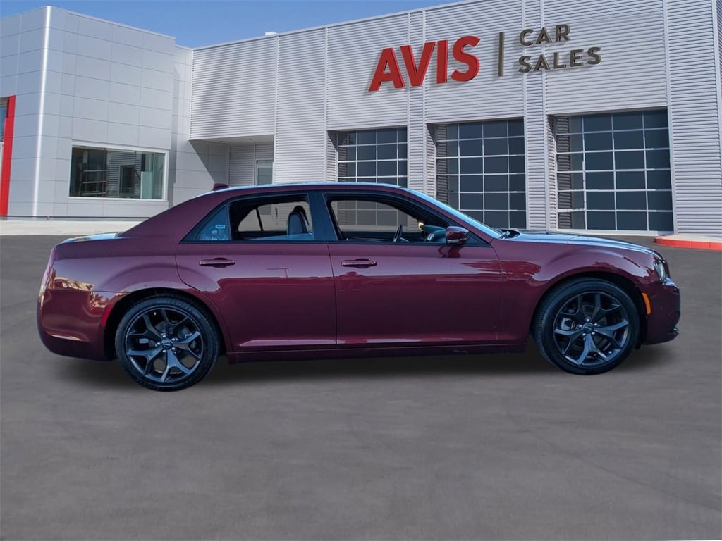 Thumbnail: 2023 Chrysler 300 - 5