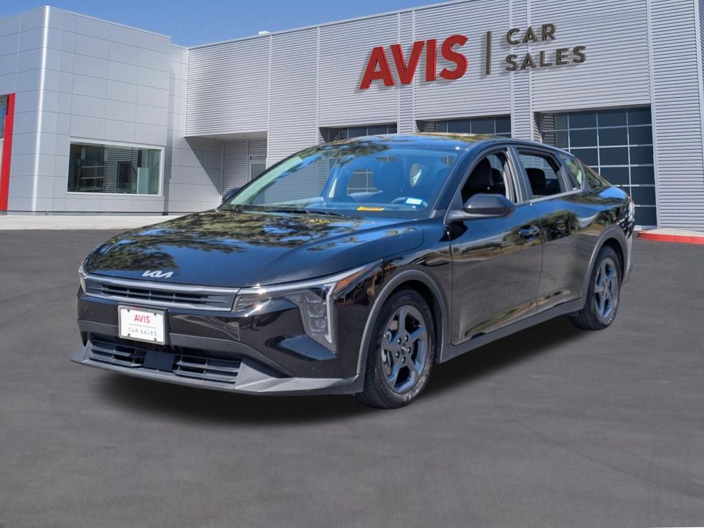 2025 Kia K4 LXS AT's photo