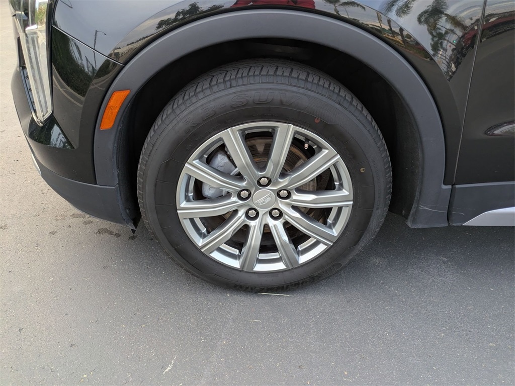 Thumbnail: 2023 Cadillac XT4 - 13